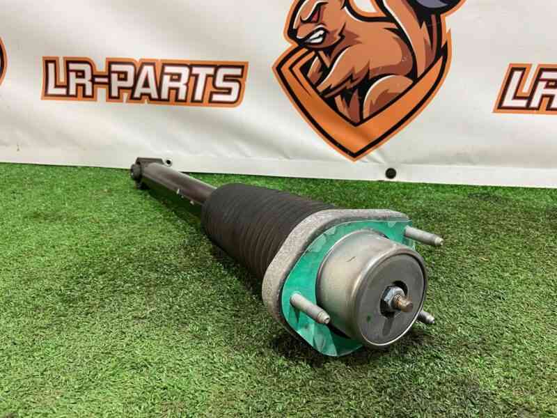 LR081568 Rear shock absorber assembly Land Rover Discovery 5 L462 (2017-) USED cost 209 € in stock 1 pcs.