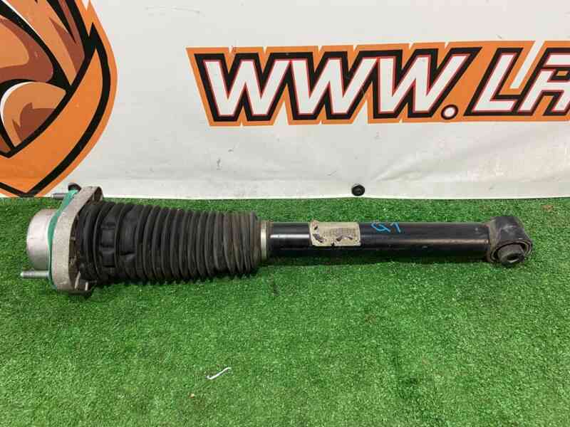LR081568 Rear shock absorber assembly Land Rover Discovery 5 L462 (2017-) USED cost 209 € in stock 1 pcs.