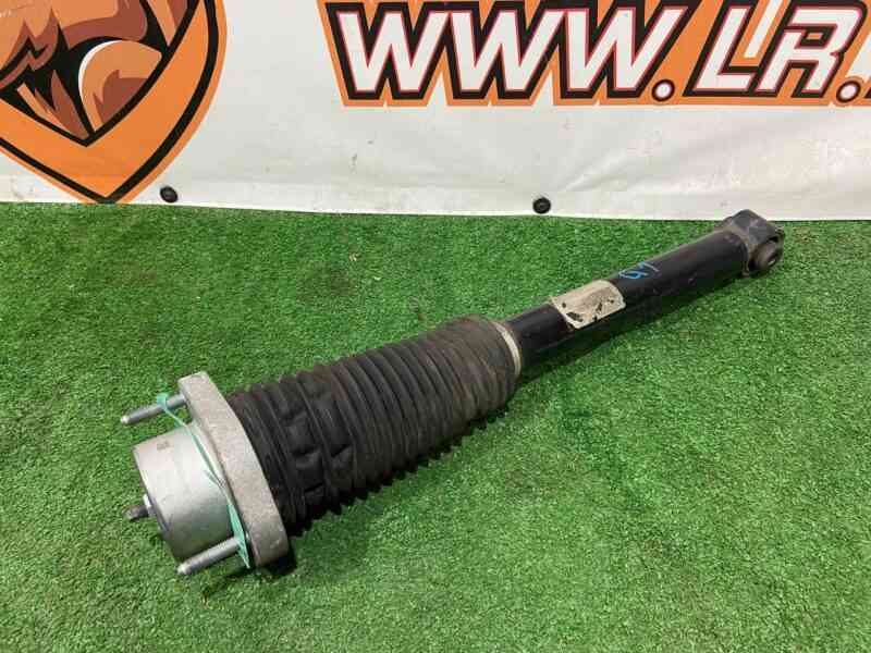 LR081568 Rear shock absorber assembly Land Rover Discovery 5 L462 (2017-) USED cost 209 € in stock 1 pcs.