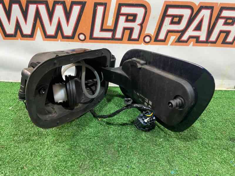 LR127085 Tank flap Land Rover Discovery Sport L550 (2015-) Used cost 50 € in stock 1 pcs.