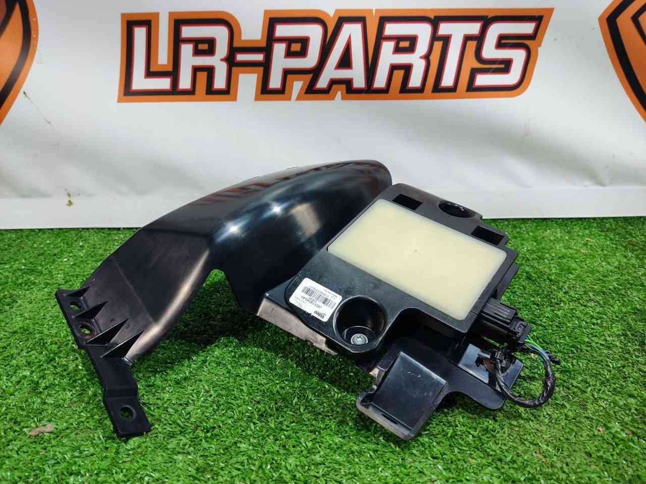 LR127422 Blind spot sensor left Land Rover Discovery Sport L550 (2015-) Used cost 200 € in stock 1 pcs.