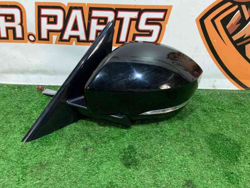 LR135725 Left exterior mirror without camera, with dead zones RANGE ROVER SPORT (L494) 2013- Used cost 600 € in stock 1 pcs.