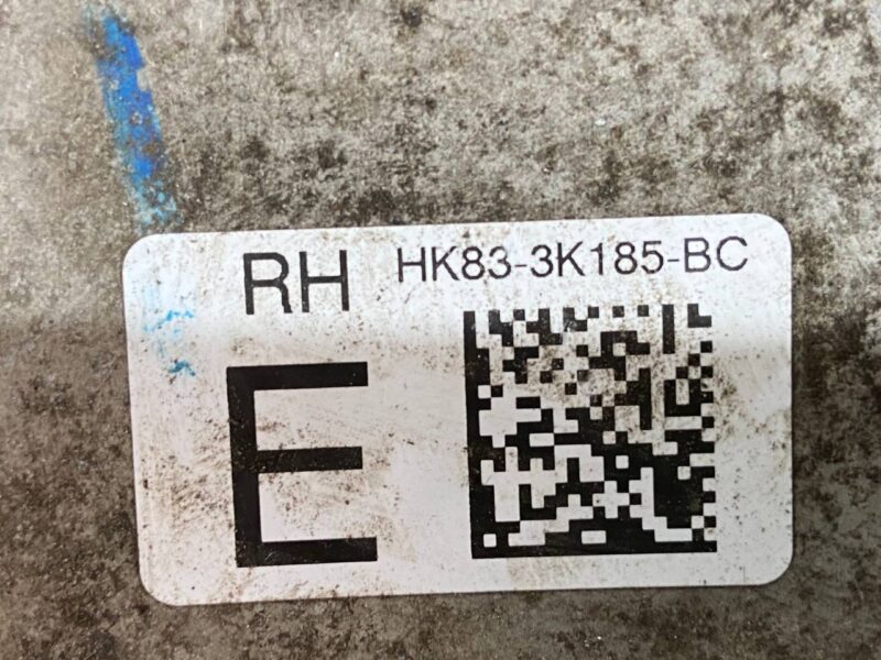 LR138444 Steering knuckle (pin) front right Range Rover Velar L560 (2018-) Used cost 300 € in stock 8 pcs.