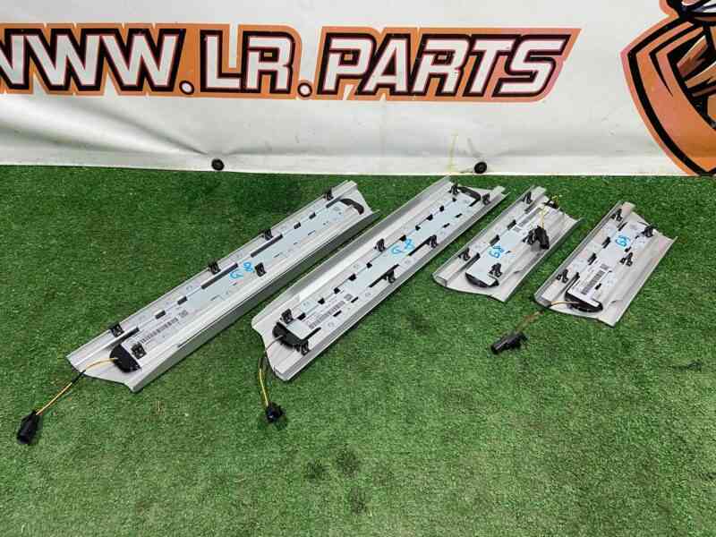 LR138874KIT Illuminated door sill trim kit Range Rover Sport L494 (2014-2022) used cost 215 € in stock 3 pcs.