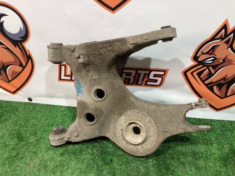 LR139495 Rear right lower lever Range Rover L405 (2013-2021) Used cost 130 € in stock 4 pcs.