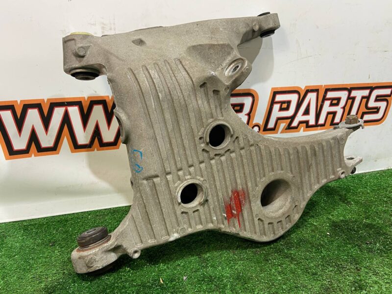 LR139498 Rear left lower lever Range Rover Sport L494 (2014-2022) Used cost 150 € in stock 1 pcs.