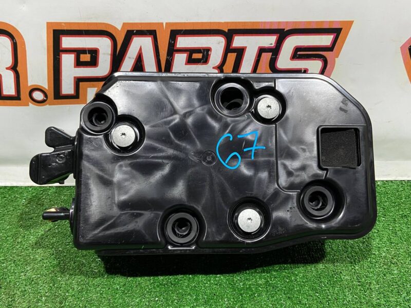 LR140036 Air suspension compressor Range Rover Sport L494 (2014-2022) Used cost 500 € in stock 1 pcs.