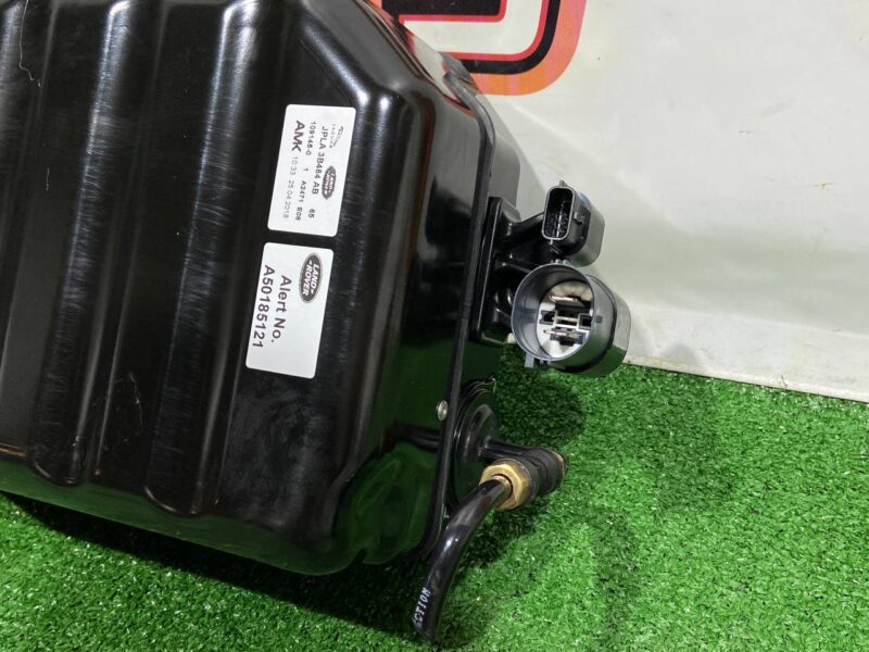 LR140036 Air suspension compressor Range Rover Sport L494 (2014-2022) Used cost 500 € in stock 1 pcs.