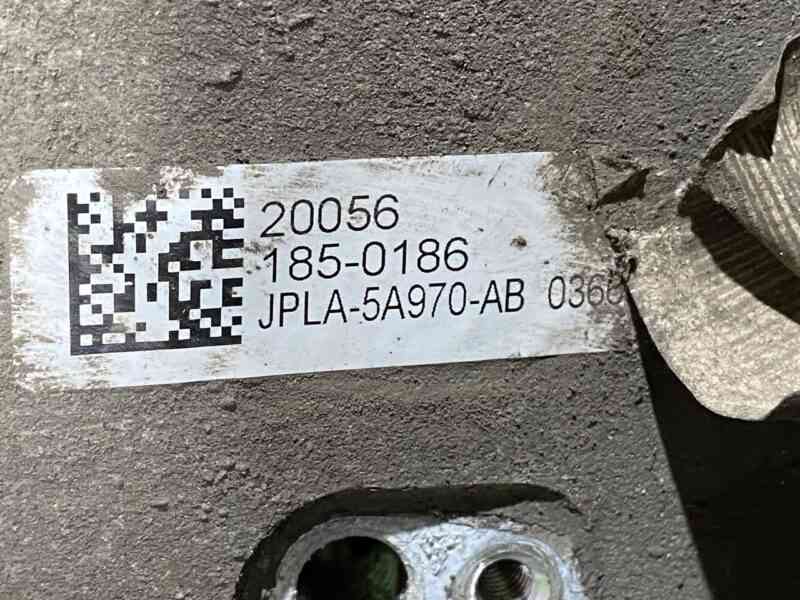 LR142578 Rear right axle Range Rover L405 (2013-2021) Used cost 200 € in stock 3 pcs.