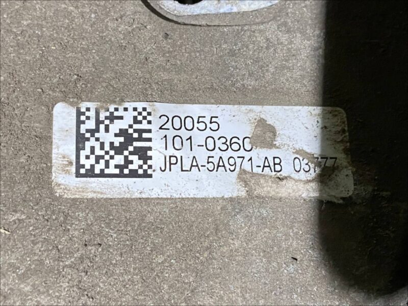 LR142579 Rear left axle Range Rover L405 (2013-2021) Used cost 300 € in stock 2 pcs.