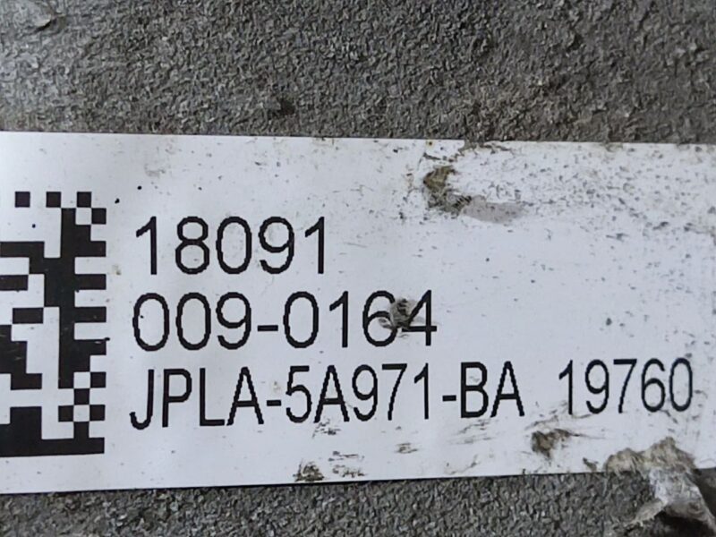 LR142581 Rear left axle Land Rover Discovery 5 L462 (2017-) Used cost 200 € in stock 6 pcs.