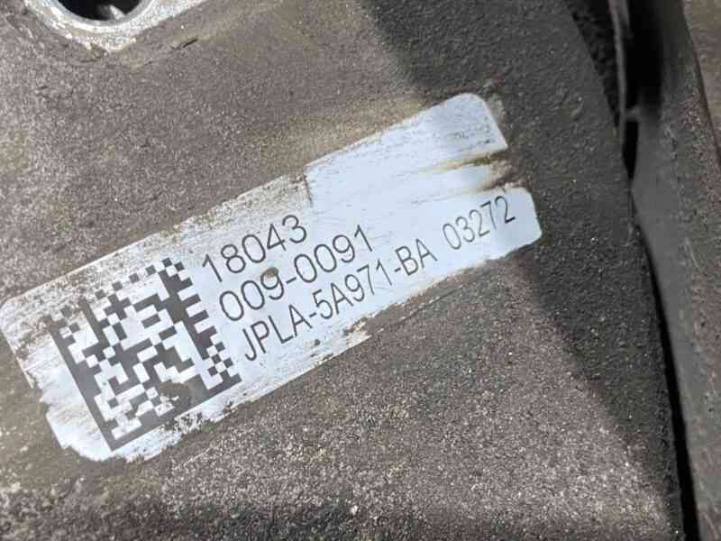 LR142581 Rear left axle Land Rover Discovery 5 L462 (2017-) Used - Image 14