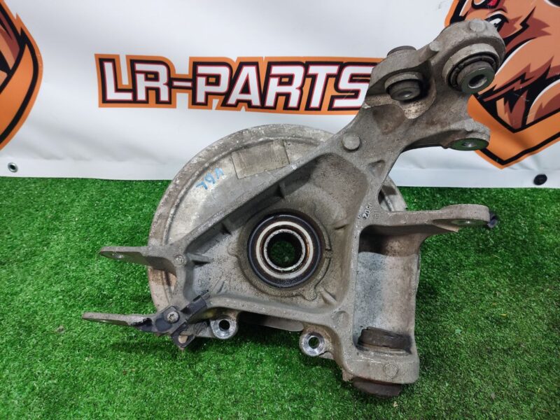 LR142581 Rear left axle Land Rover Discovery 5 L462 (2017-) Used cost 200 € in stock 6 pcs.