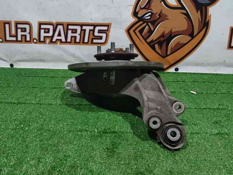 LR142581 Rear left axle Land Rover Discovery 5 L462 (2017-) Used cost 200 € in stock 6 pcs.