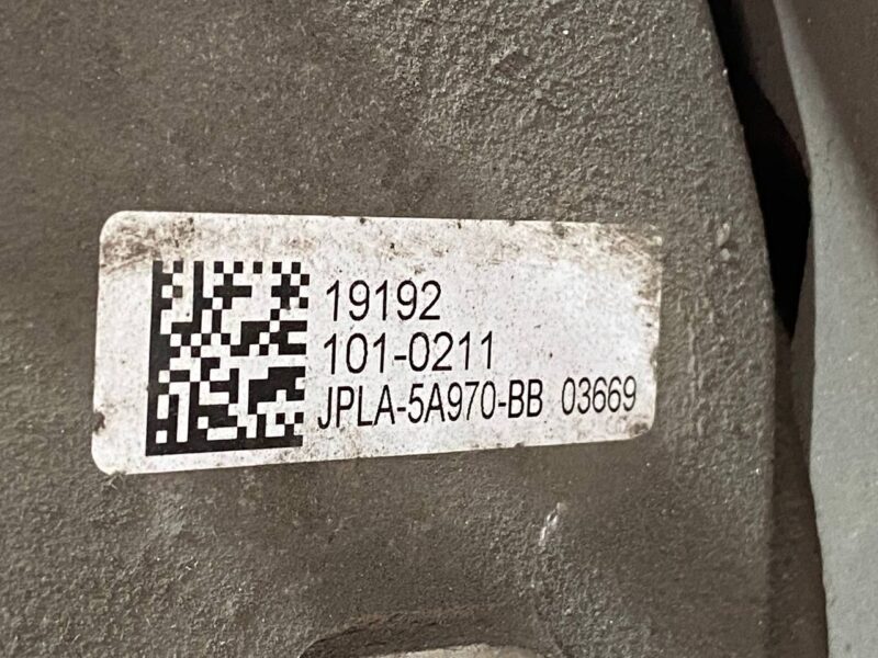 LR142583 Rear right axle Land Rover Discovery 5 L462 (2017-) Used cost 200 € in stock 2 pcs.