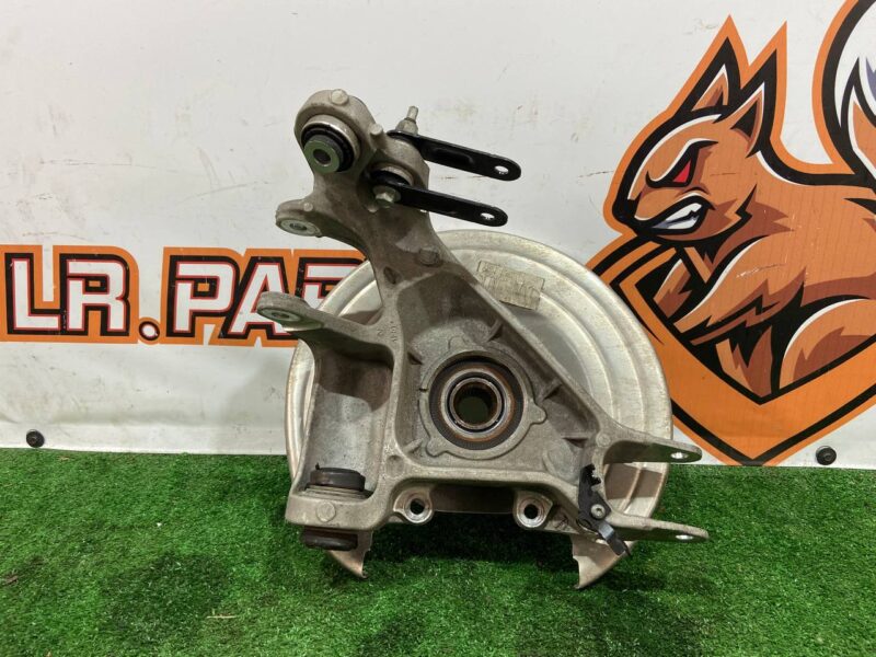 LR142583 Rear right axle Land Rover Discovery 5 L462 (2017-) Used cost 200 € in stock 2 pcs.