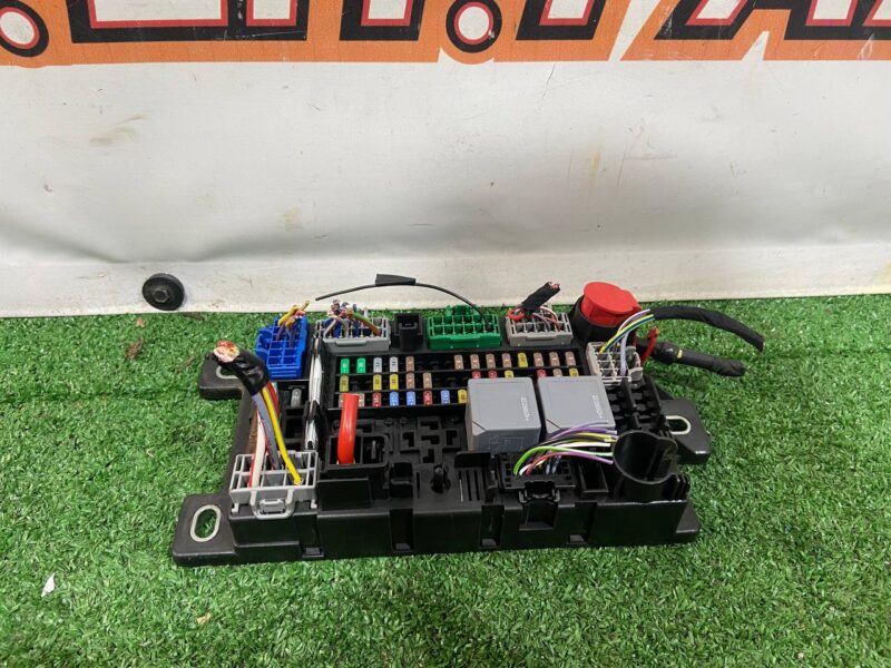 LR144125 Fuse box Land Rover Discovery Sport L550 (2015-) Used cost 100 € in stock 3 pcs.