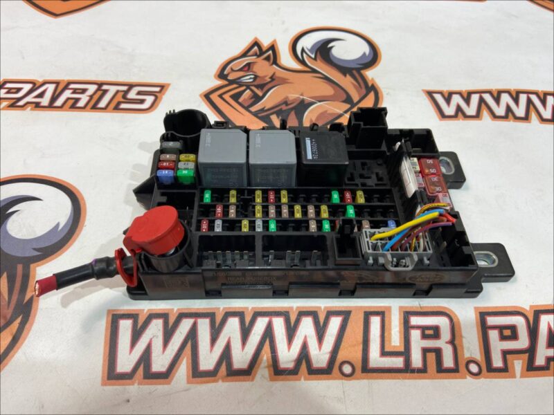 LR144132 Interior fuse box Land Rover Discovery Sport L550 (2015-) Used cost 100 € in stock 4 pcs.