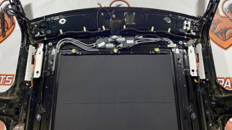 LR145002 Panoramic roof (3 parts) Range Rover L405 Used cost 1 000 € in stock 3 pcs.