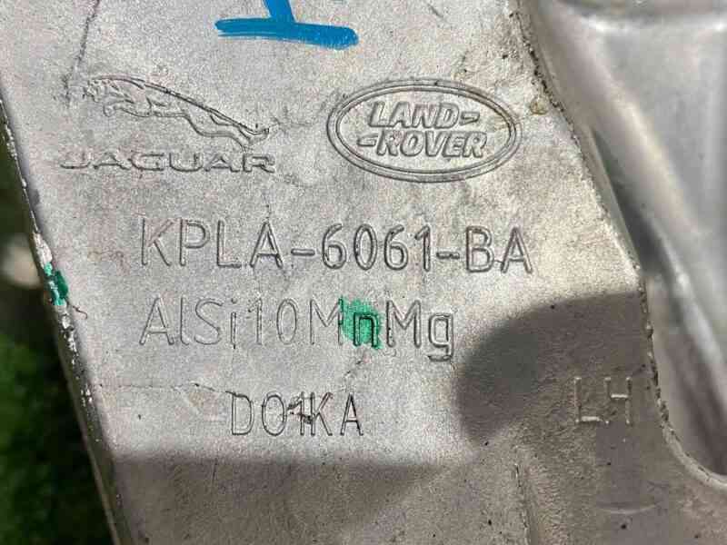 LR147912 Engine mounting bracket left Range Rover Sport L494 (2014-2022) USED cost 80 € in stock 2 pcs.
