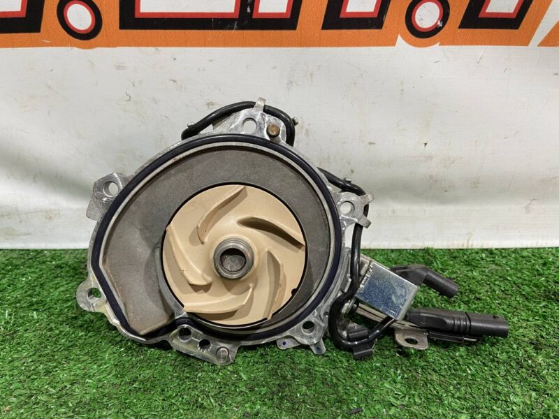 LR154597 Pump Range Rover Sport L494 (2014-2022) used cost 120 € in stock 1 pcs.