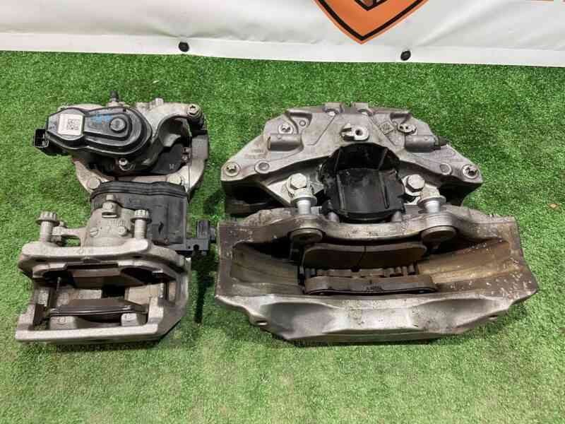 LR156210 Caliper front left 4 piston Land Rover Discovery 5 L462 (2017-) Used cost 290 € in stock 2 pcs.