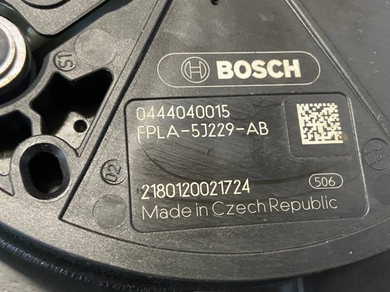 LR160433 Tank Adblue diesel fuel reagent Land Rover Discovery 5 L462 (2017-) Used - Image 13