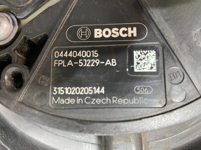 LR160433 Tank Adblue diesel fuel reagent Land Rover Discovery 5 L462 (2017-) Used cost 200 € in stock 6 pcs.