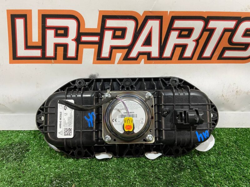 LR161212 Airbag passenger Range Rover Velar L560 (2018-) Used cost 100 € in stock 6 pcs.