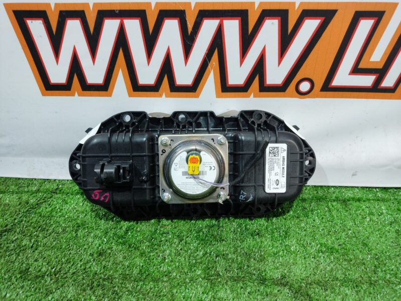 LR161212 Airbag passenger Range Rover Velar L560 (2018-) Used cost 100 € in stock 6 pcs.