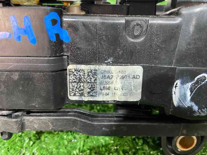 LR178960 Door handle outer rear left Range Rover Velar L560 (2018-) Used cost 90 € in stock 1 pcs.