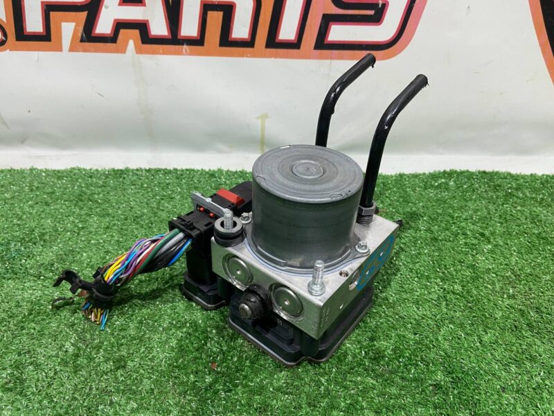 T2H37243 ABS unit Jaguar F-Pace X761 (2017-) USED cost 500 € in stock 4 pcs.