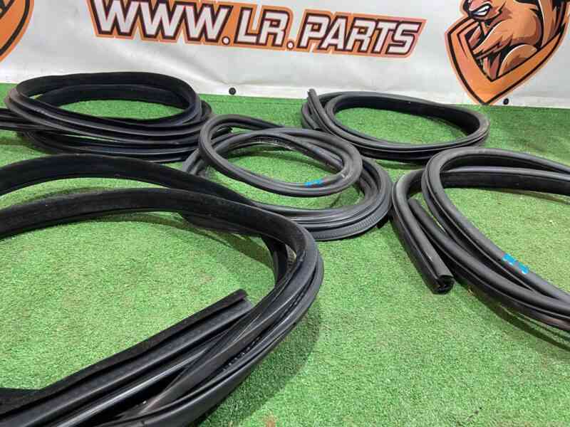 T2H48317 Used door rubber set for Jaguar XF X260 (2015-) cost 200 € in stock 1 pcs.