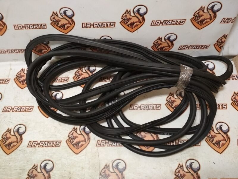 T4A1221 Door seal kit Jaguar F-Pace X761 (2017-) used cost 200 € in stock 1 pcs.