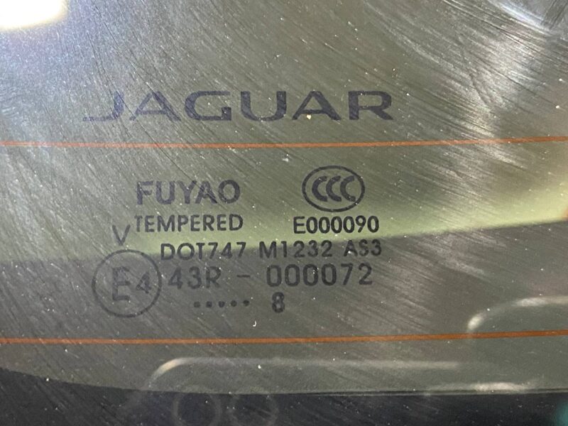 T4A13309LML Trunk lid Jaguar F-Pace X761 (2017-) Used - Image 22