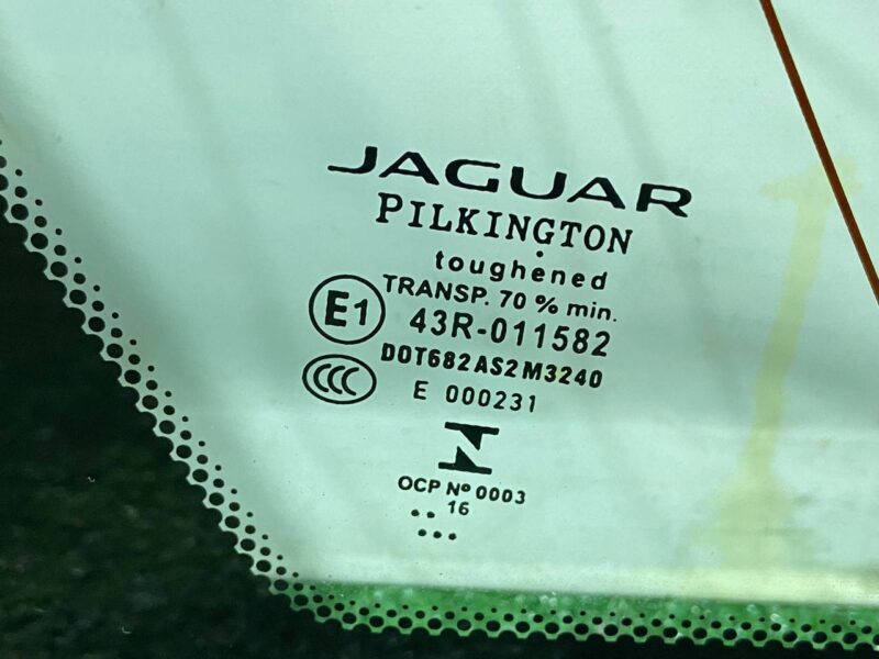 T4A13381 Left rear body glass Jaguar F-Pace X761 (2017-) USED cost 180 € in stock 3 pcs.