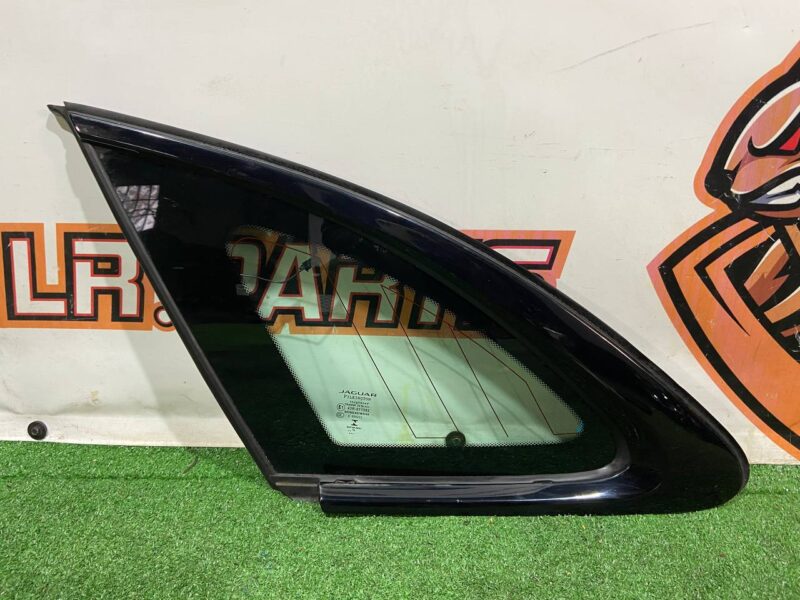 T4A13381 Left rear body glass Jaguar F-Pace X761 (2017-) USED cost 180 € in stock 3 pcs.