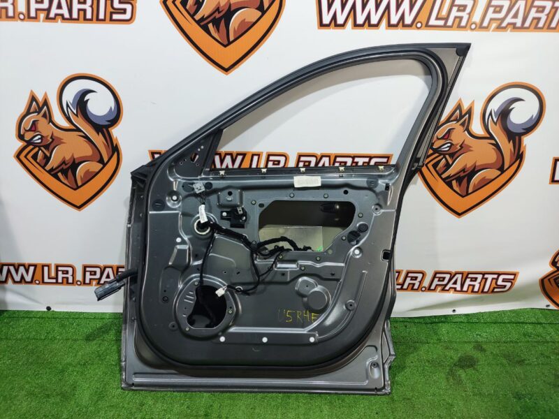 T4A1368 Door front right Jaguar F-Pace Used cost 540 € in stock 4 pcs.
