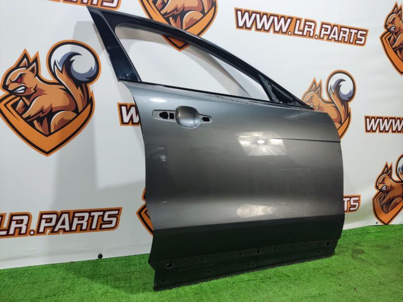 T4A1368 Door front right Jaguar F-Pace Used cost 540 € in stock 4 pcs.