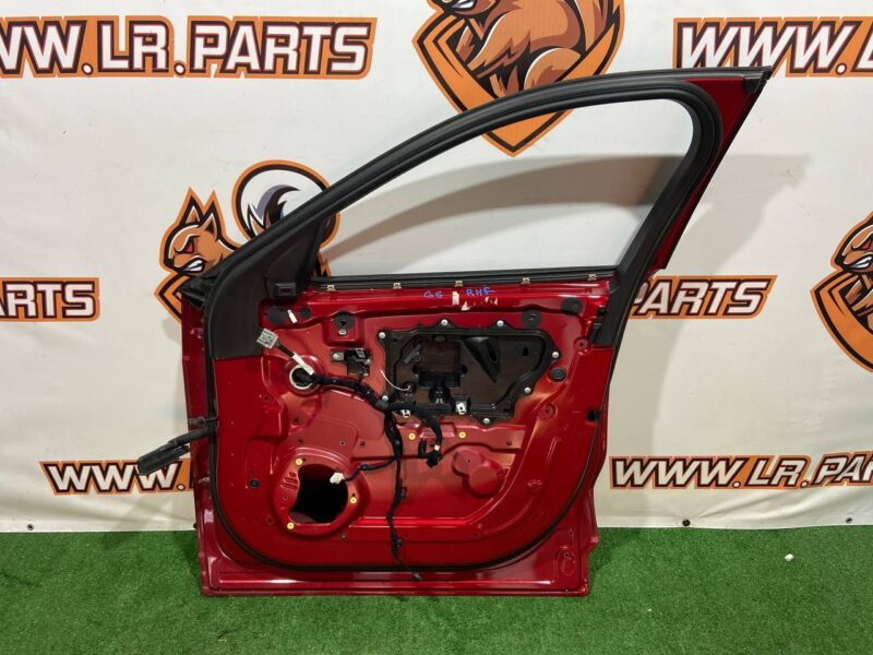 T4A1368 Door front right Jaguar F-Pace Used cost 540 € in stock 4 pcs.
