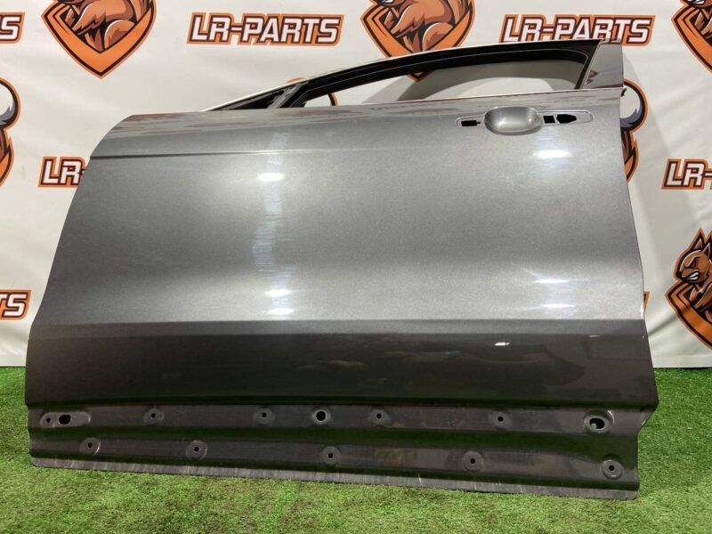 T4A1369 Door front left Jaguar F-Pace Used cost 540 € in stock 6 pcs.