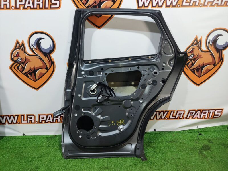 T4A1370 Door rear right Jaguar F-Pace Used cost 435 € in stock 1 pcs.