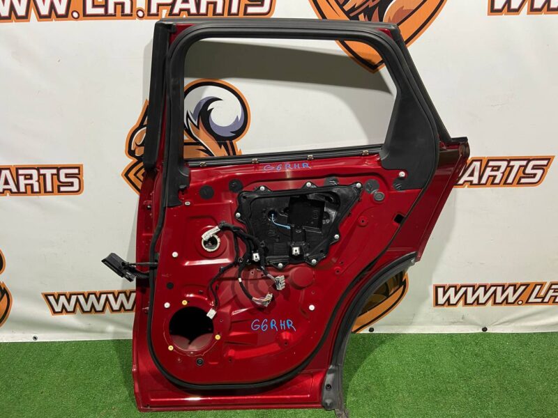 T4A1370 Door rear right Jaguar F-Pace Used cost 435 € in stock 1 pcs.