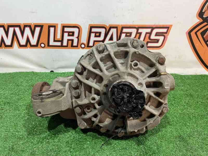T4A28738 Rear differential Jaguar F-Pace X761 (2017-) used cost 420 € in stock 2 pcs.