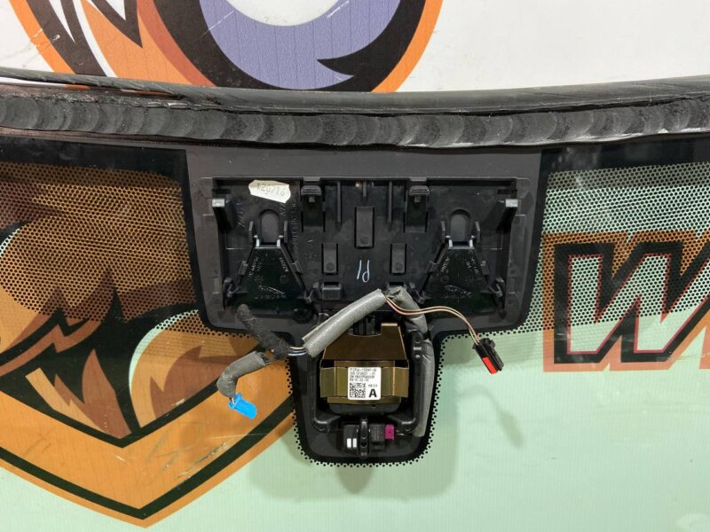 T4A33033 Windshield athermal, heated Jaguar F-Pace X761 (2017-) Used cost 500 € in stock 3 pcs.