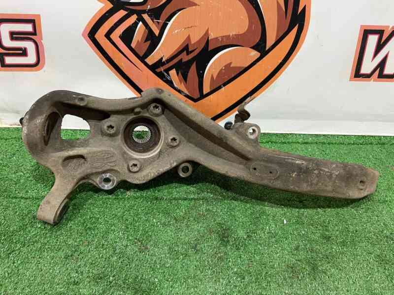 T4A37932 Steering knuckle (pin) front right with hub Jaguar F-Pace X761 (2017-) used cost 400 € in stock 1 pcs.