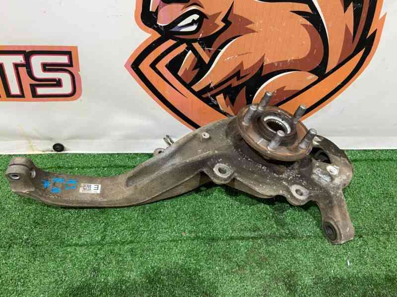 T4A37932 Steering knuckle (pin) front right with hub Jaguar F-Pace X761 (2017-) used cost 400 € in stock 1 pcs.