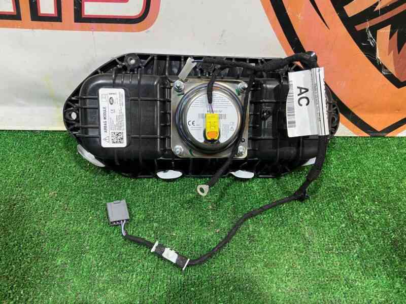 T4K9056 Airbag in the dashboard Jaguar I-Pace (2018-) Used cost 300 € in stock 5 pcs.