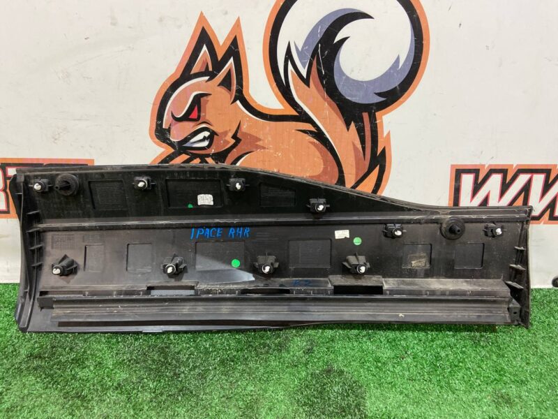 T4K9214LML Molding door rear right lower Jaguar I-Pace X590 (2018-) Used cost 150 € in stock 5 pcs.