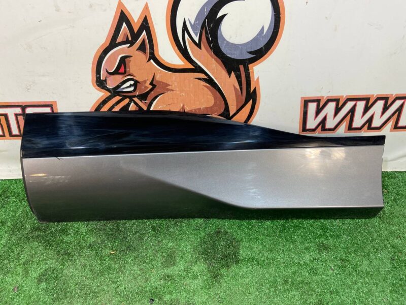 T4K9215LML Rear left lower door molding Jaguar I-Pace (2018-) Used cost 150 € in stock 10 pcs.